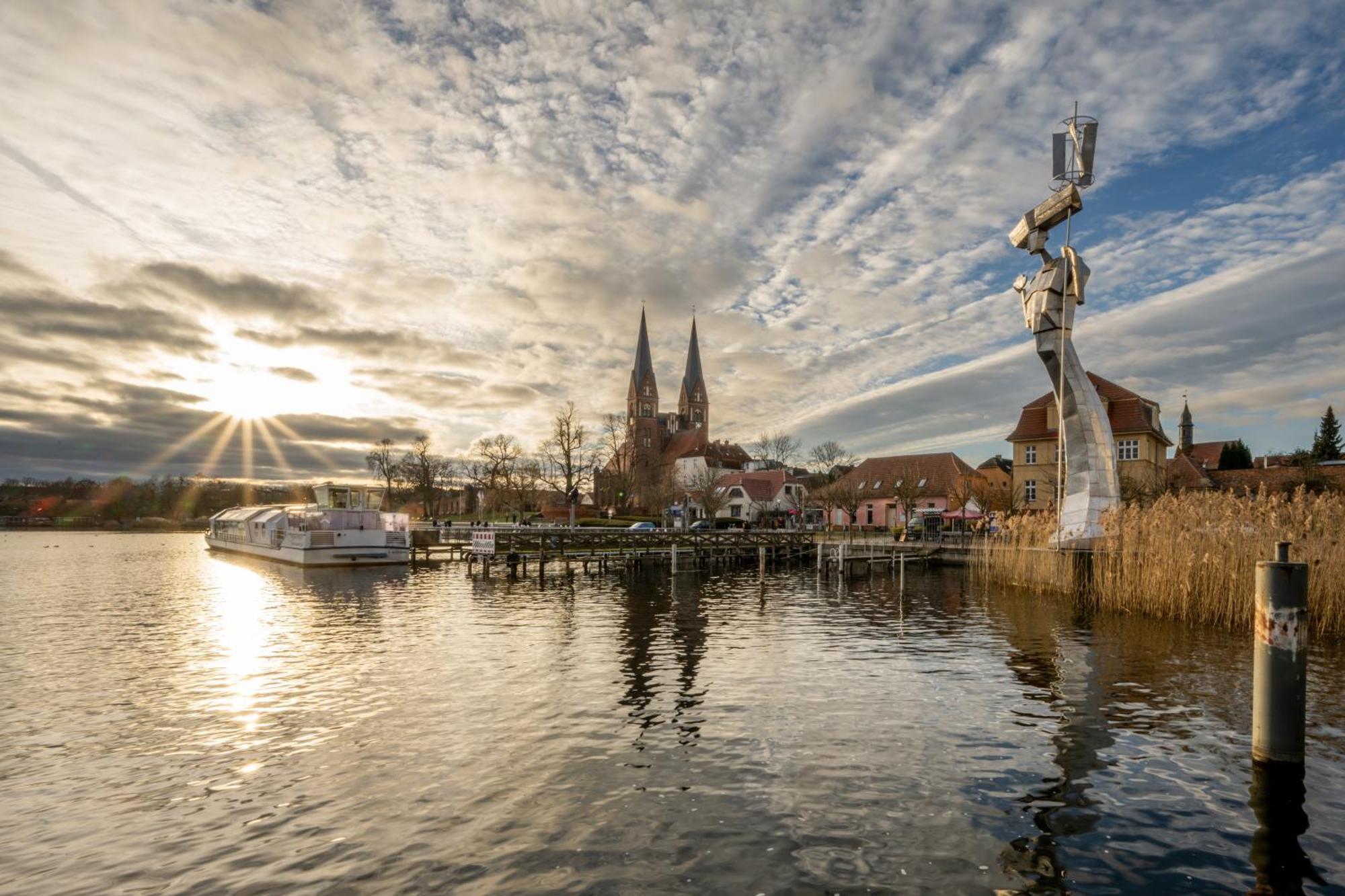 Altstadtidyll Neuruppin Stilvolle Ferienwohnung Im Herzen Der Stadt Exterior foto